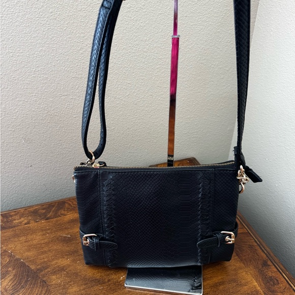 JESSICA SIMPSON Black Snake Skin Print Crossbody Bag with Chain Strap - Picture 8 of 11